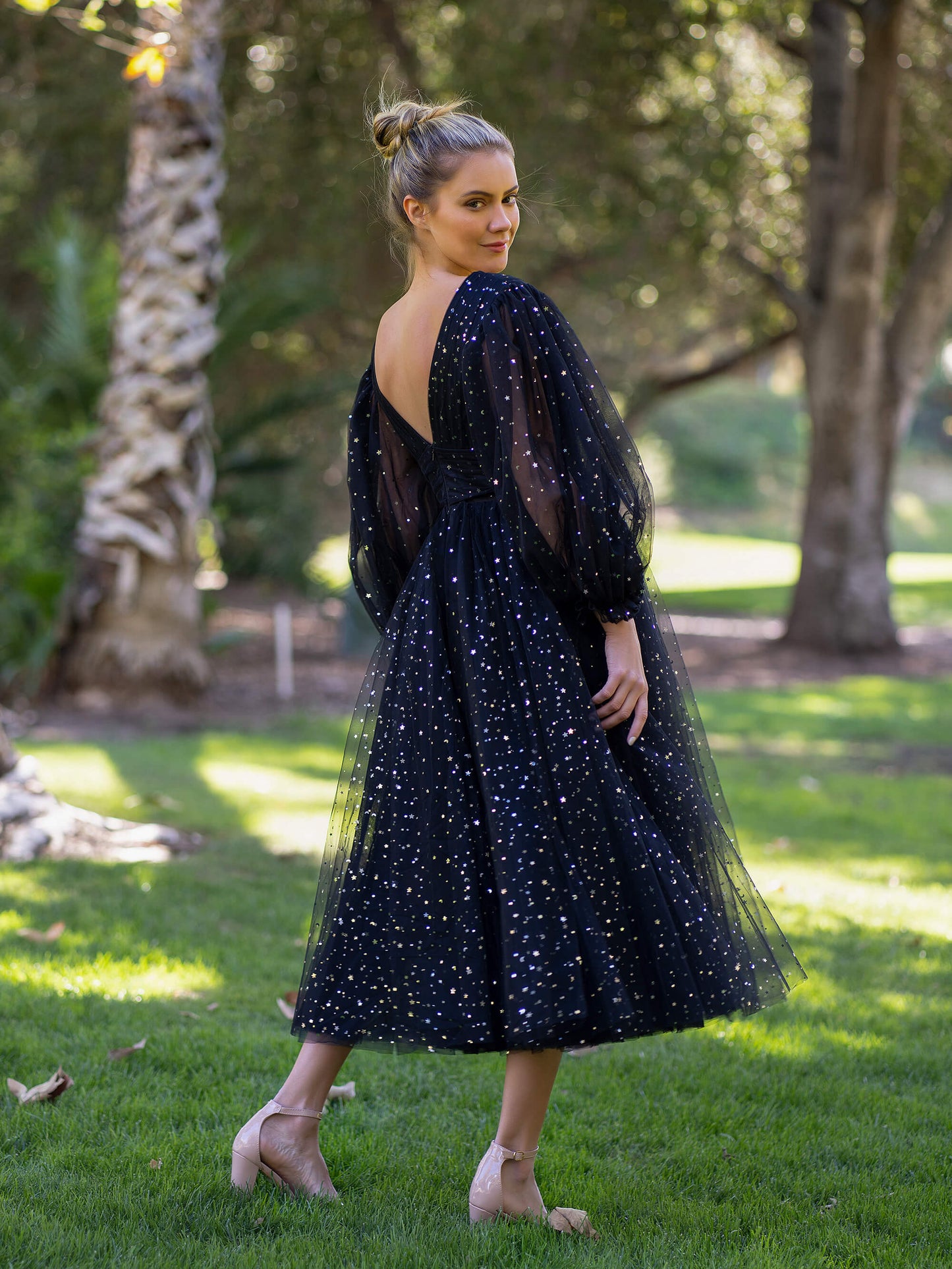 Vestido con escote en V de noche estrellada