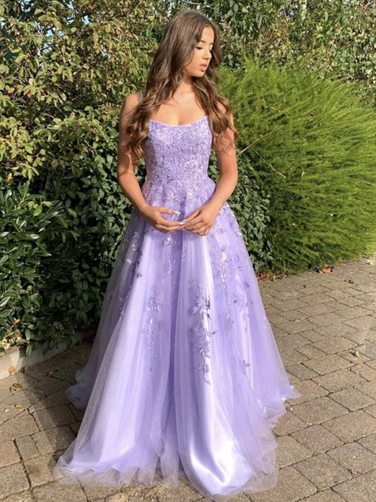 Elegante vestido de graduación formal de tul con encaje y corte A largo sin tirantes