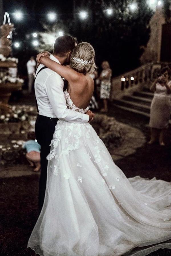 Sweetheart A-line Wedding Dresses Tulle Appliqued Gowns