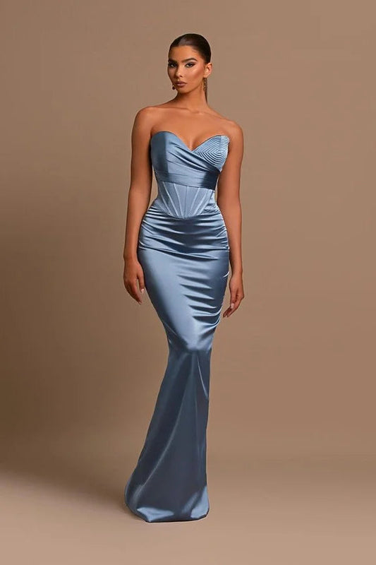 Langes Meerjungfrau-Ballkleid aus Satin in Staubblau mit Herzausschnitt