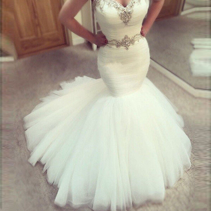 Vestido de novia de sirena con volantes y escote corazón