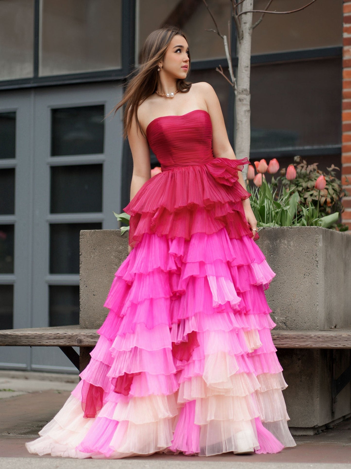 Vestido de fiesta largo con escote corazón plisado y volantes