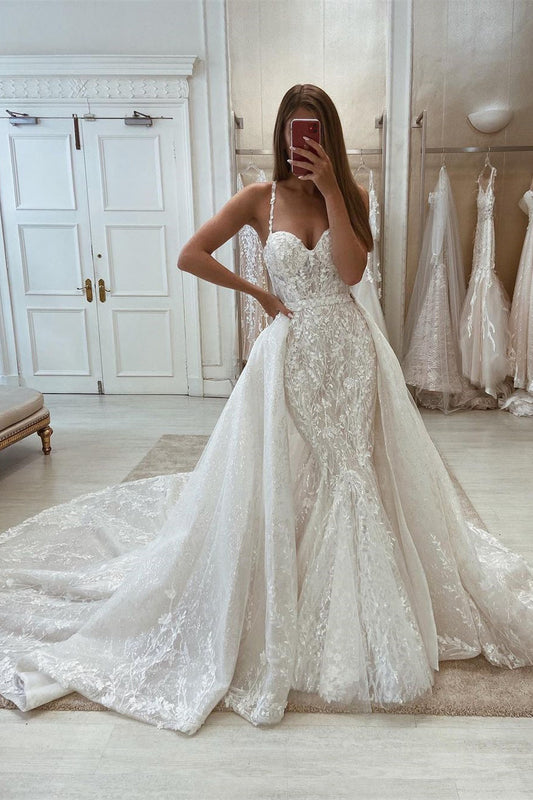 Meerjungfrau-Brautkleid im Sweetheart-Stil mit Spaghettiträgern und ärmelloser Spitze und abnehmbarer Schleppe