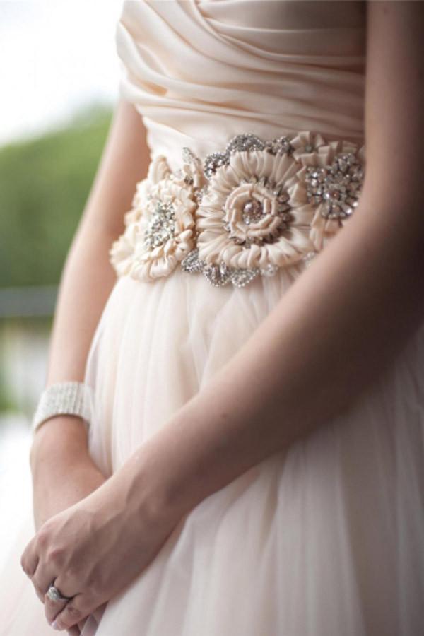 Herzausschnitt Trägerlos Blumen Perlenstickerei Brautkleid Mit Hofschleppe