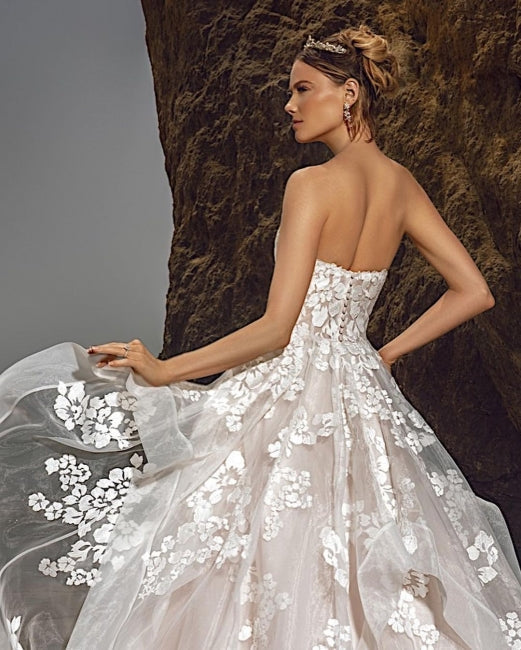 Herzförmiges Tüll-Brautkleid mit Blumenmuster, ärmellos, A-Linie