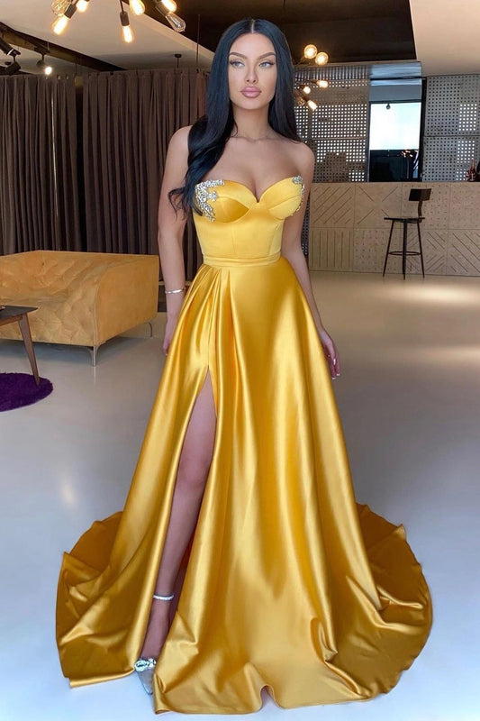 Gelbes A-Linien-Ballkleid mit Pailletten und Schlitz