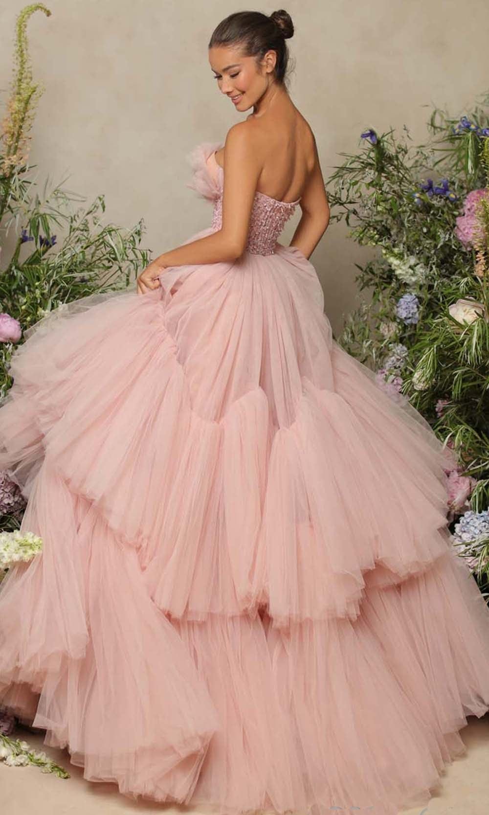 Vestido de fiesta de talla grande con cuentas y tul sin tirantes