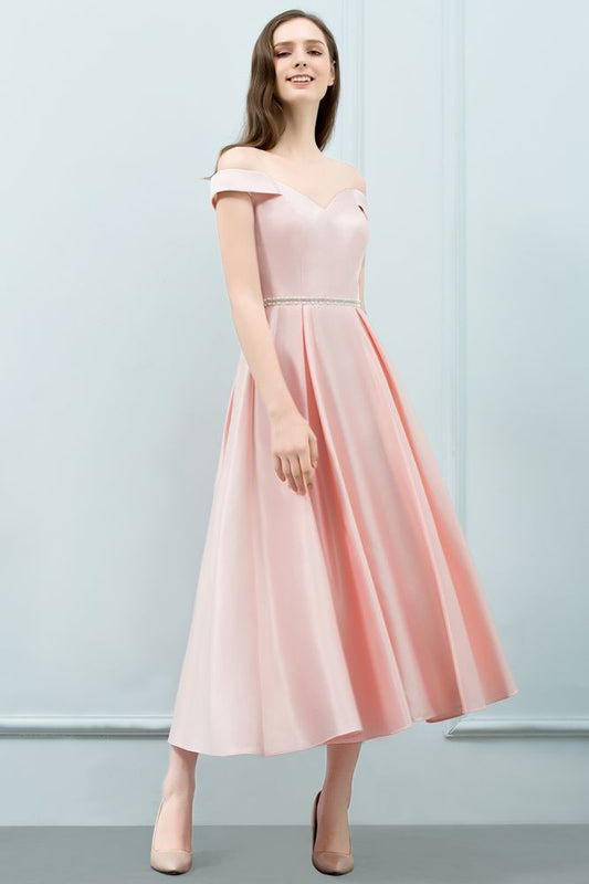 Teelanges rosa A-Linien-Ballkleid mit schulterfreiem Schnitt und Schärpe