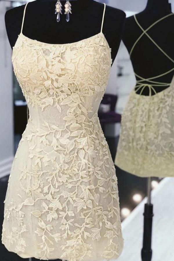 Rosa kurzes Ballkleid mit Applikationen und Bindeband am Rücken