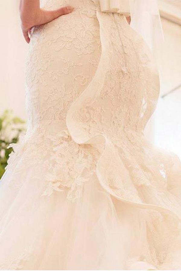 Meerjungfrauen-Brautkleid aus Tüll mit Spitzenapplikationen