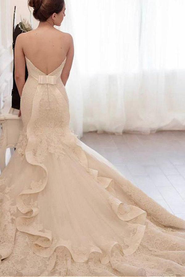Meerjungfrauen-Brautkleid aus Tüll mit Spitzenapplikationen