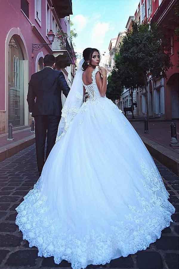 Tüll V-Ausschnitt Ballkleid Brautkleider mit Spitzenapplikationen