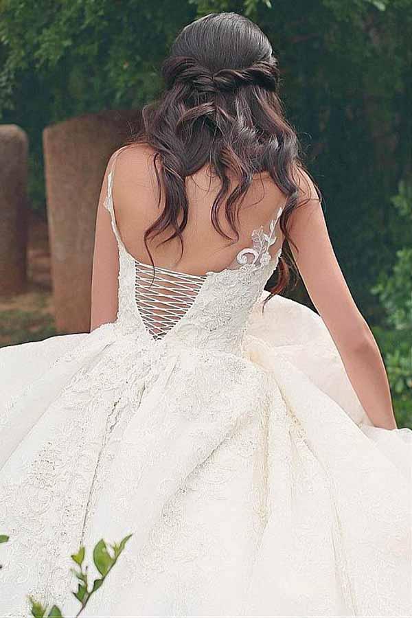 Ballkleid-Brautkleider mit V-Ausschnitt und Spitzenapplikationen