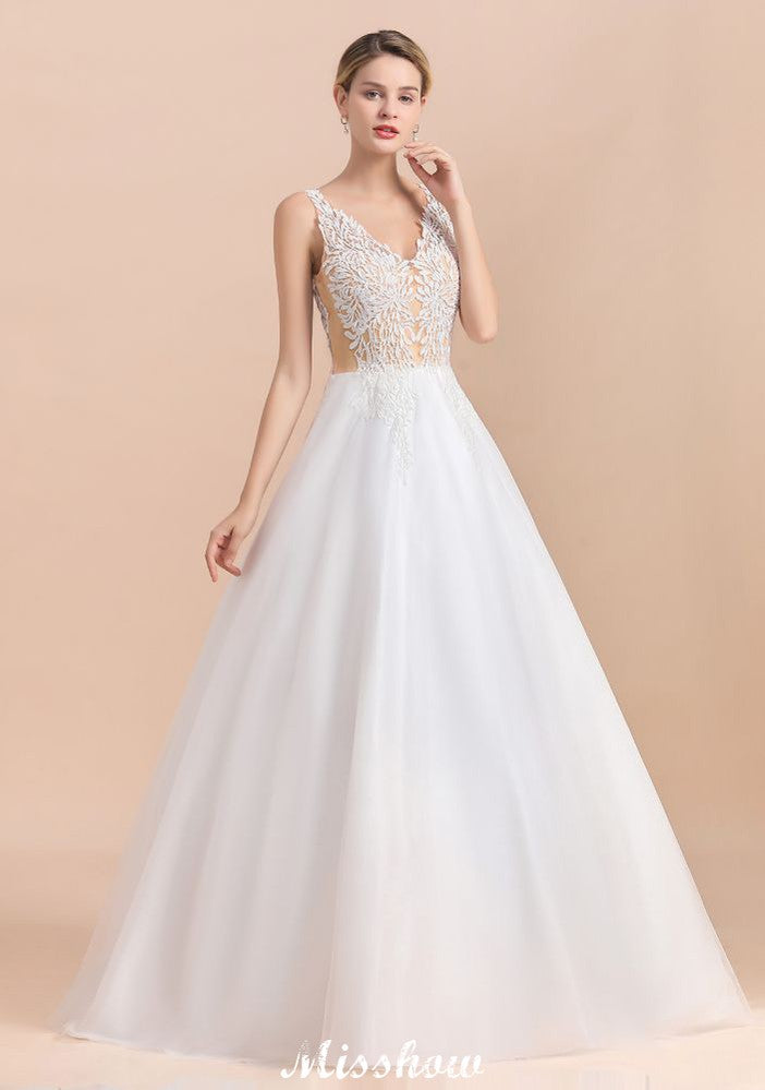 Vestido de novia estilo princesa con escote en V y encaje transparente hasta el suelo