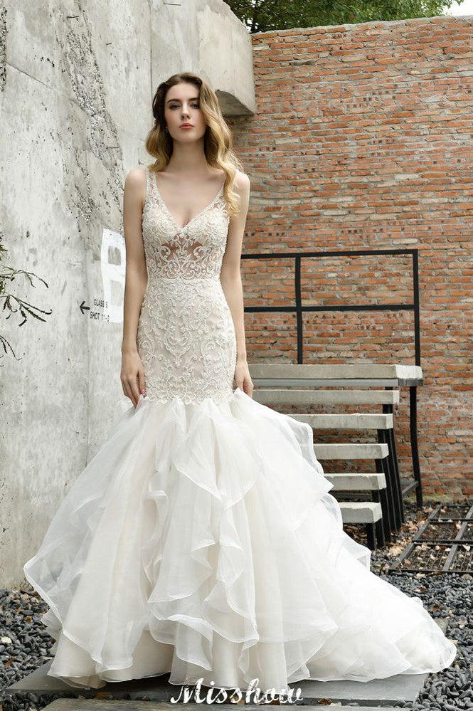 V-Ausschnitt Ärmelloses Meerjungfrau-Brautkleid mit Blumenspitze Garten Puffy Tüll Schlankes Hochzeitskleid