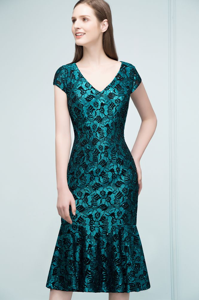 Vestidos de fiesta de sirena con escote en V, largo hasta la rodilla y apliques de encaje