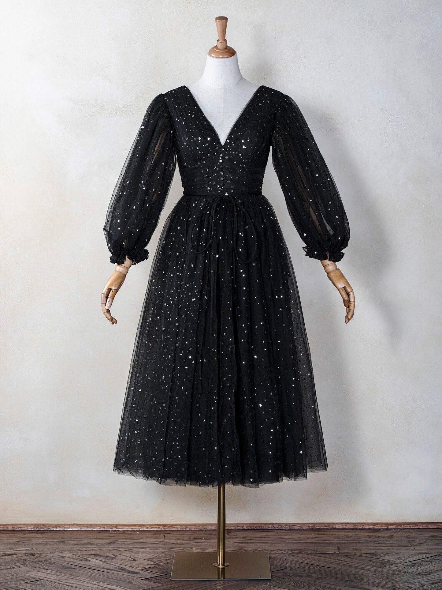 Vestido con escote en V de noche estrellada