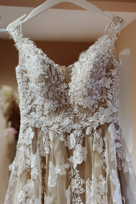 Vestidos de novia vintage largos de encaje en forma de A con cola