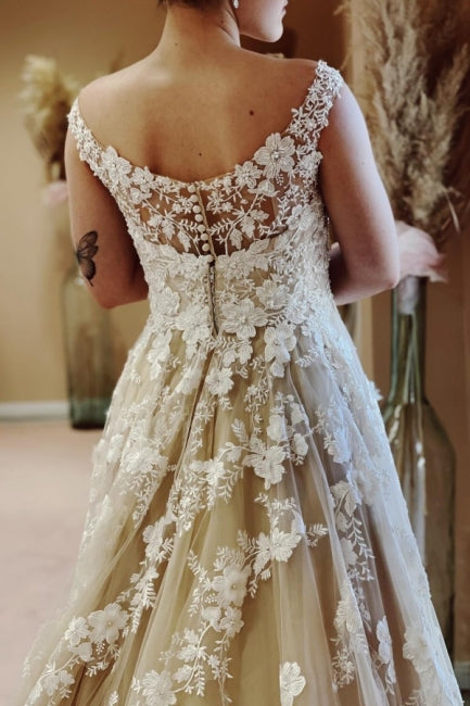 Vestidos de novia vintage largos de encaje en forma de A con cola