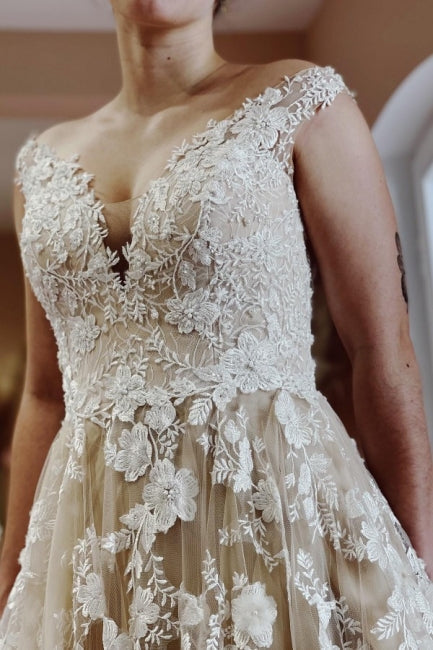 Vestidos de novia vintage largos de encaje en forma de A con cola
