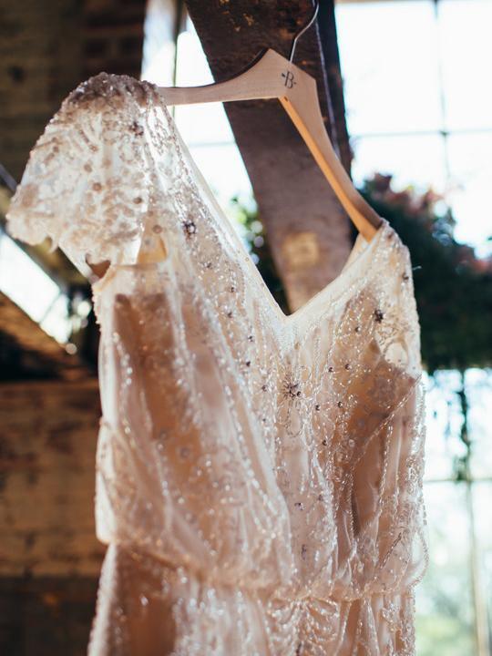 Brautkleider Romantische A-Linie V-Ausschnitt Perlenbesetzt Sexy Chiffon Brautkleid