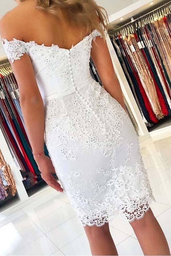 Vestido de fiesta de sirena blanco con apliques de encaje y hombros descubiertos