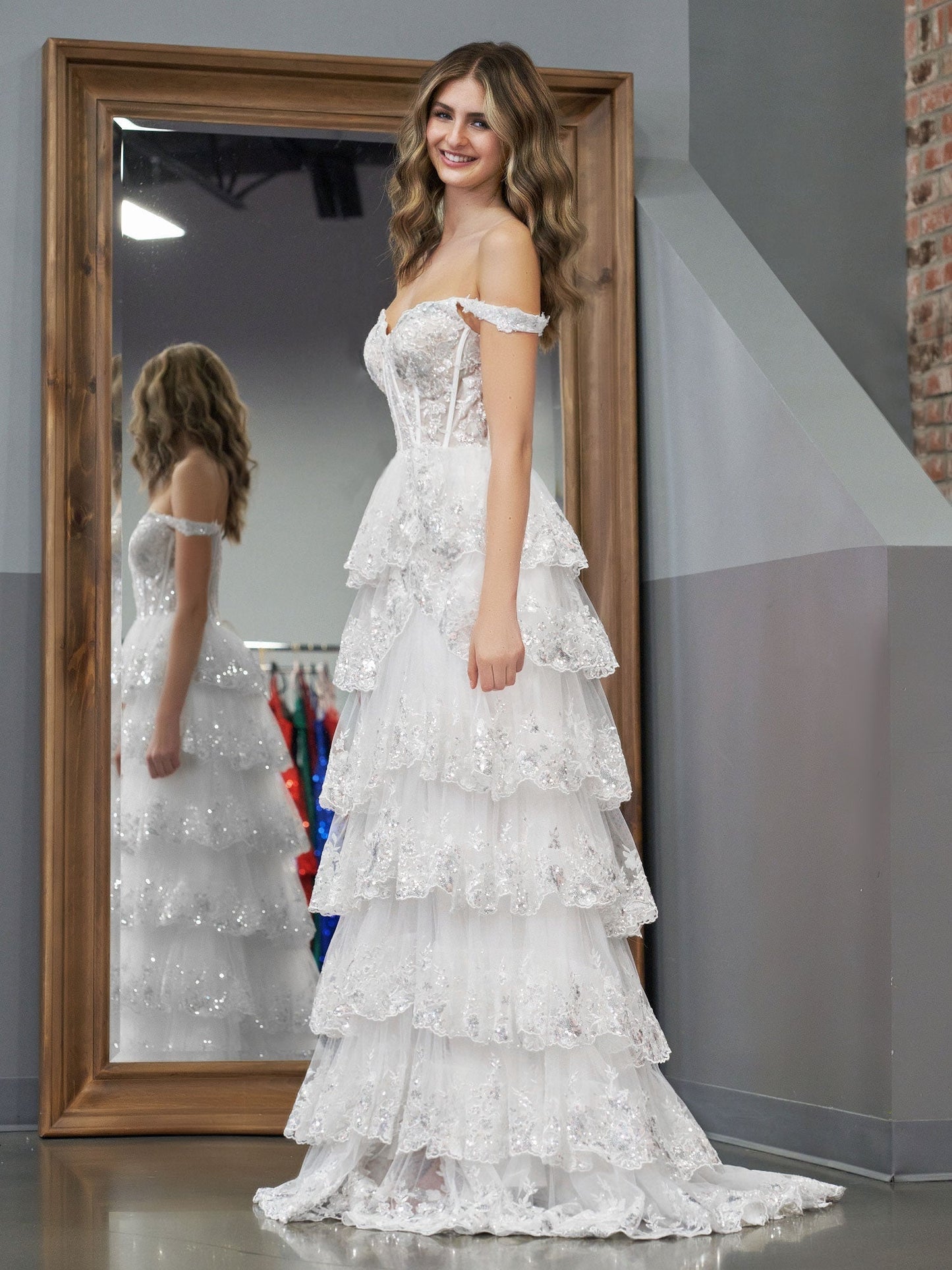 Vestido de fiesta de princesa con corte A, hombros descubiertos, corsé blanco y volantes de encaje