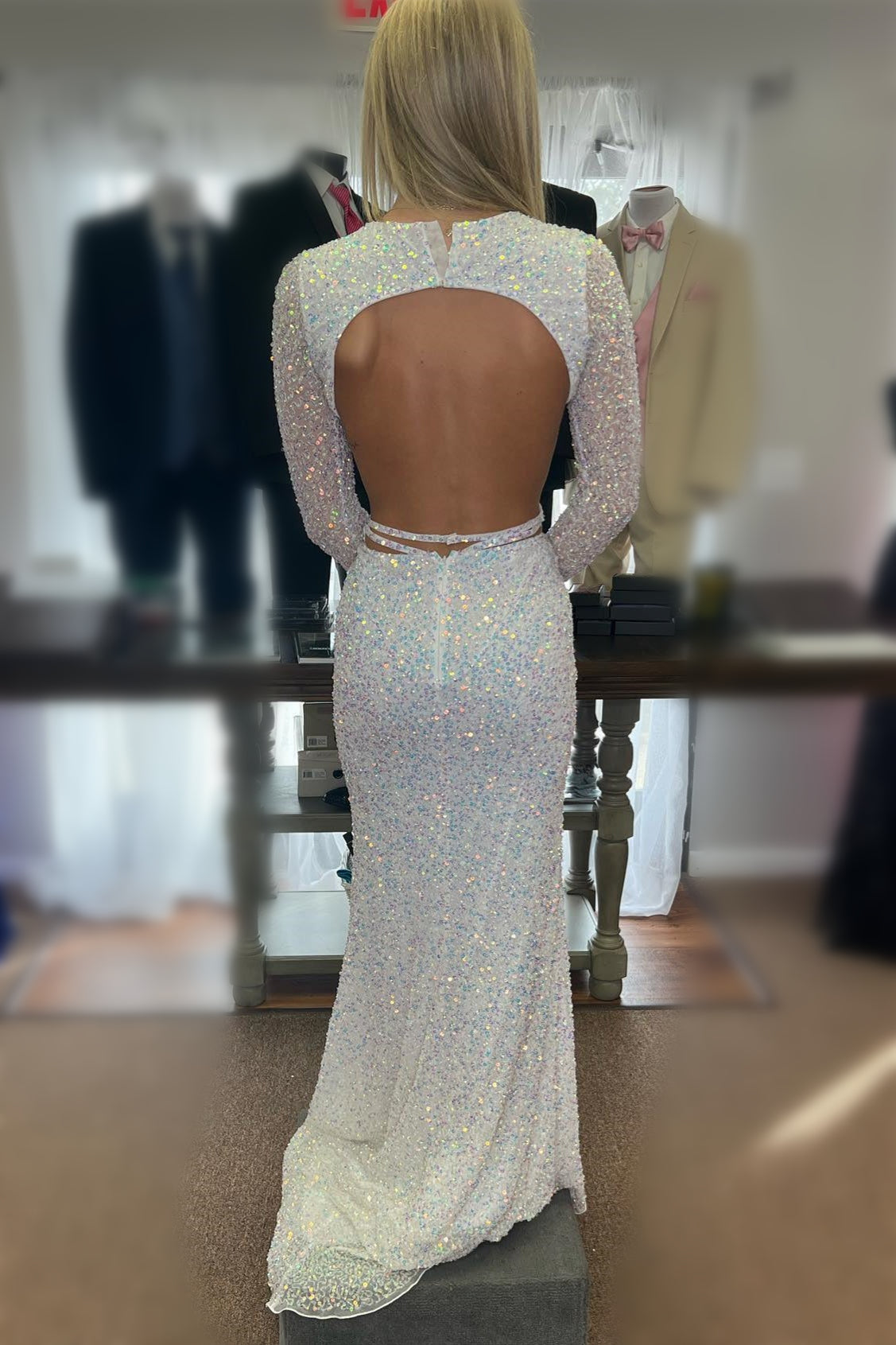 Vestido de fiesta largo con lentejuelas, corte sirena, mangas largas y aberturas