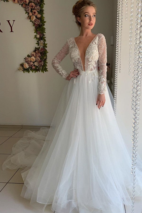 Winterliches, warmes, langärmliges Prinzessinnen-Brautkleid aus Tüll mit V-Ausschnitt