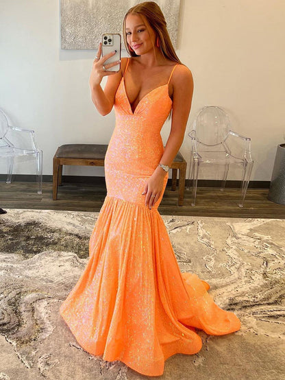 Vestido de fiesta de sirena con escote en V y lentejuelas en color naranja