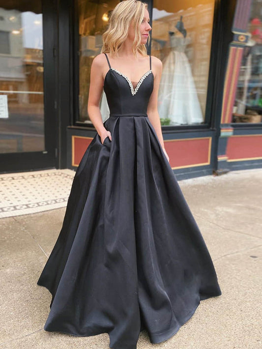 A-Linie, schwarzes, langes Ballkleid mit V-Ausschnitt