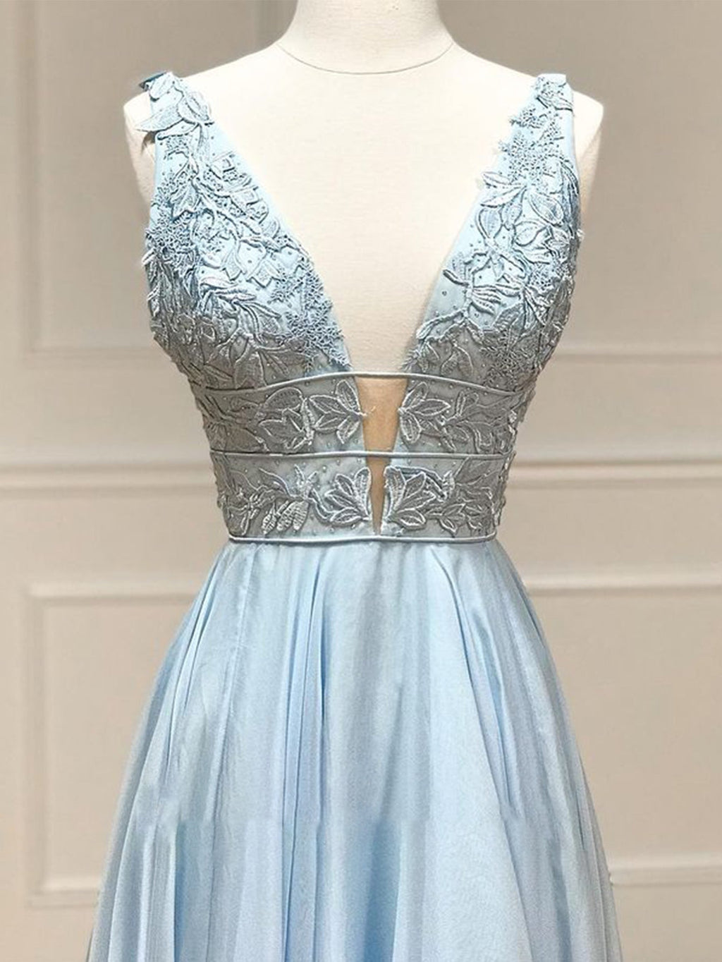 A Line Plunge V Neck Lace Chiffon Prom Dress