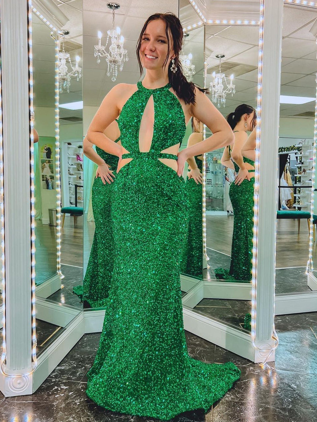 Vestido de fiesta largo verde sirena con escote en V y espalda descubierta