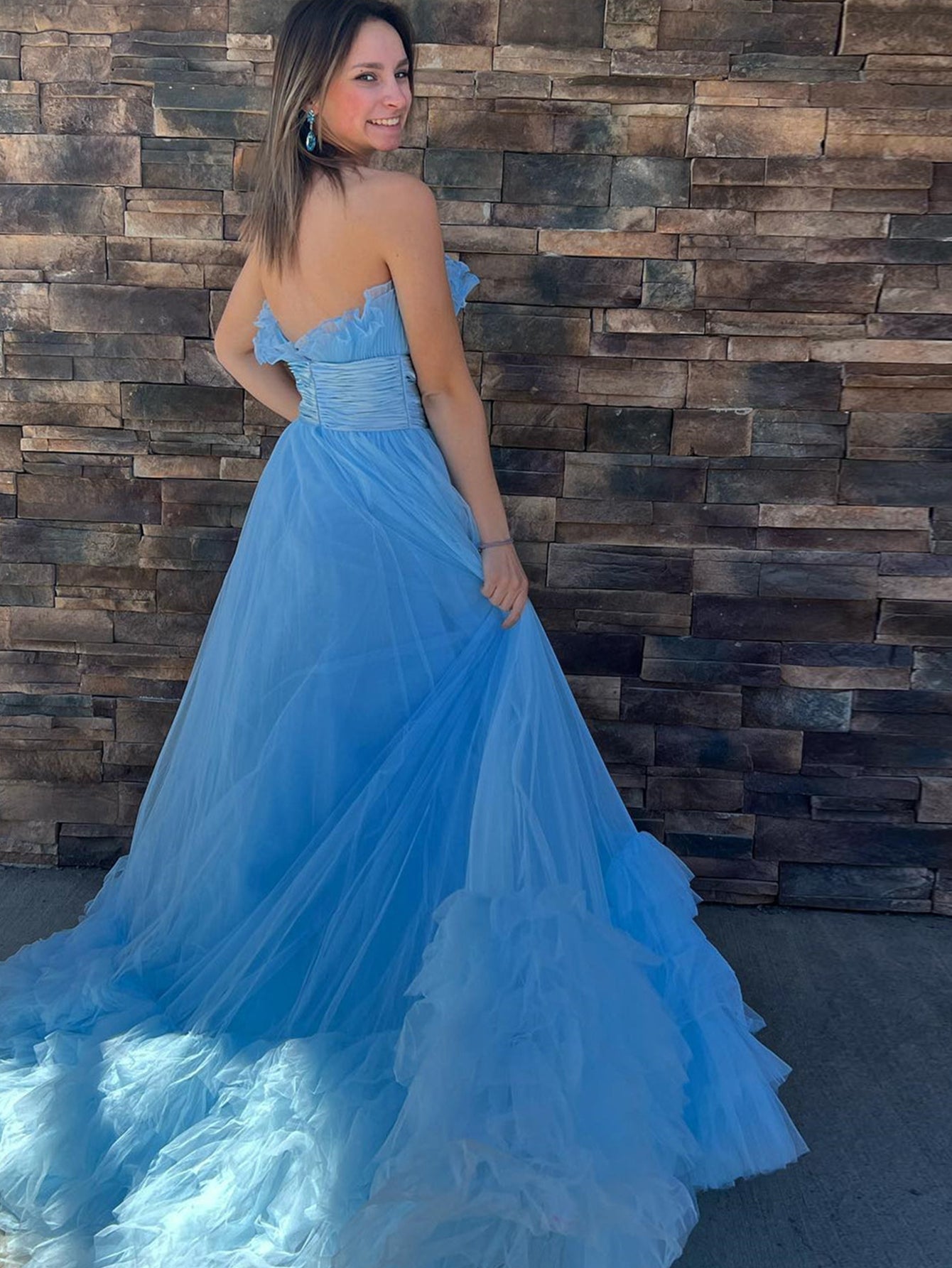 Vestido de fiesta largo de tul rosa con capas y sin tirantes, corte A