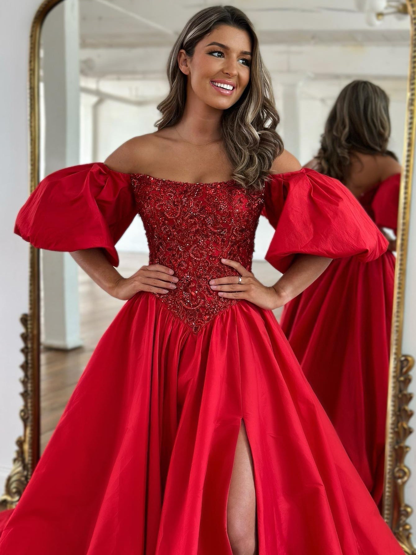 A-Linien-Ballkleid aus schulterfreiem Taft mit kurzen Puffärmeln