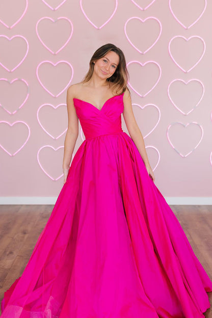Vestido de fiesta largo de satén sin tirantes con corte A