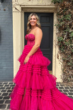 Abito da sera lungo in tulle a balze con scollo a cuore e linea a trapezio