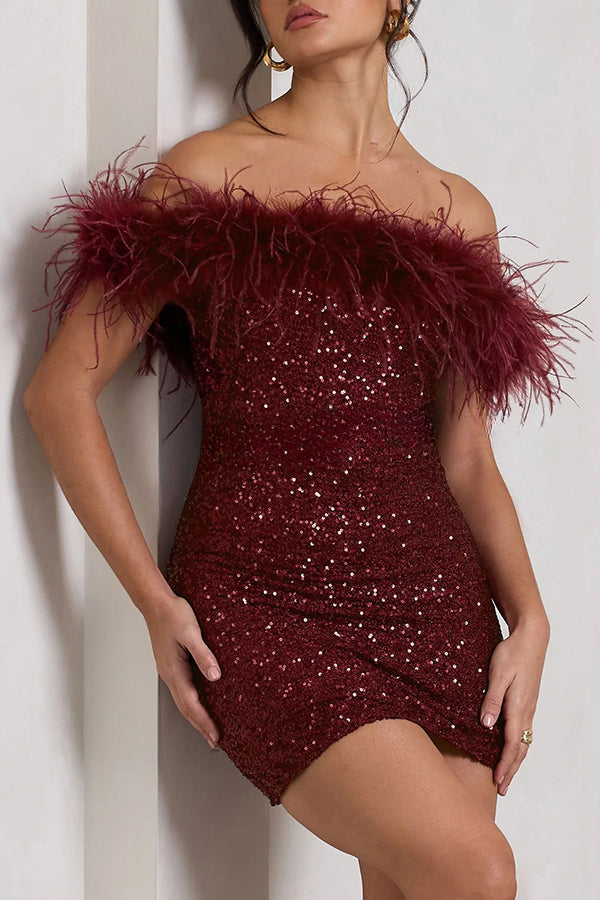 It's Show Biz – Figurbetontes Minikleid mit Pailletten und Federbesatz 