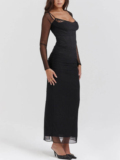 Schwarzes, rückenfreies, figurbetontes Maxikleid mit Strumpfhaltern 