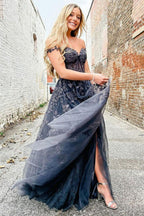 Abito da sera in tulle con pizzo a linea ad A e scollo a cuore con spacco