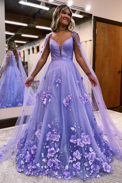 A-Linien-Ballkleid aus floraler Spitze mit Cape-Ärmeln 