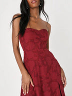 Robe de soirée sans bretelles coupe ajustée avec fente longue