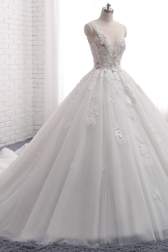 Romantic Long Train Sleeveless Tulle Wedding Dress With Appliques Lace