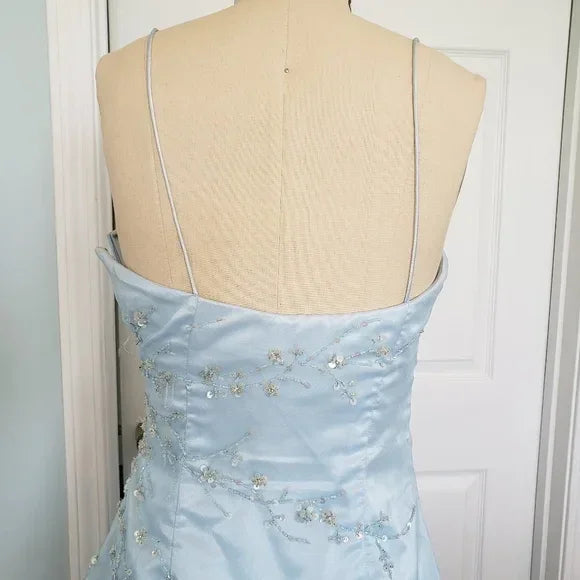 Elegantes eisblaues Paillettenbesetztes Ballkleid, Tüllschichtiges A-Linien-Abendkleid Y7931