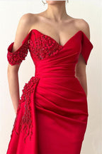 Vestido de Baile Vermelho Deslumbrante com Cauda de Sereia, Detalhes em Contas e Estilo Sedutor com Ombros Descobertos