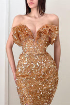 Langes Meerjungfrau-Ballkleid mit V-Ausschnitt, plissierten Pailletten und Schlitz