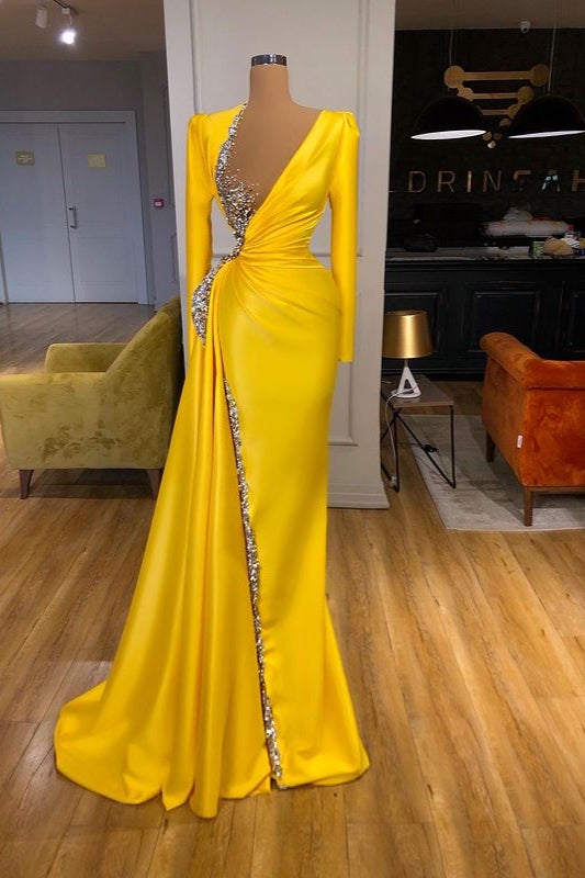 Robe de bal jaune à manches longues, col en V sirène en satin avec perles