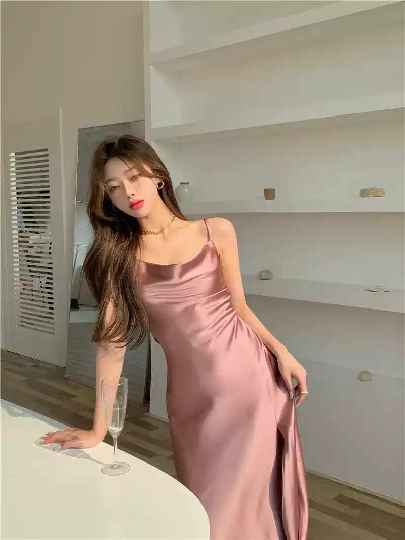 Elegante abito midi semi-formale in seta con spalline sottili e spacco laterale, abito da sera aderente e seducente per donna Y1197