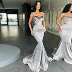 Abito da sera sirena grigio argento con paillettes e spalline sottili