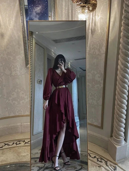 فستان سهرة بطول متدرج وياقة على شكل حرف V وقصة A بأكمام طويلة Y4522